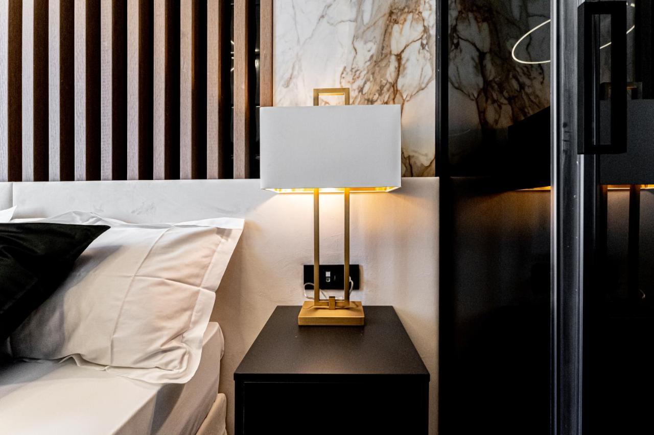 Nero Luxury Suites Cagliari Esterno foto